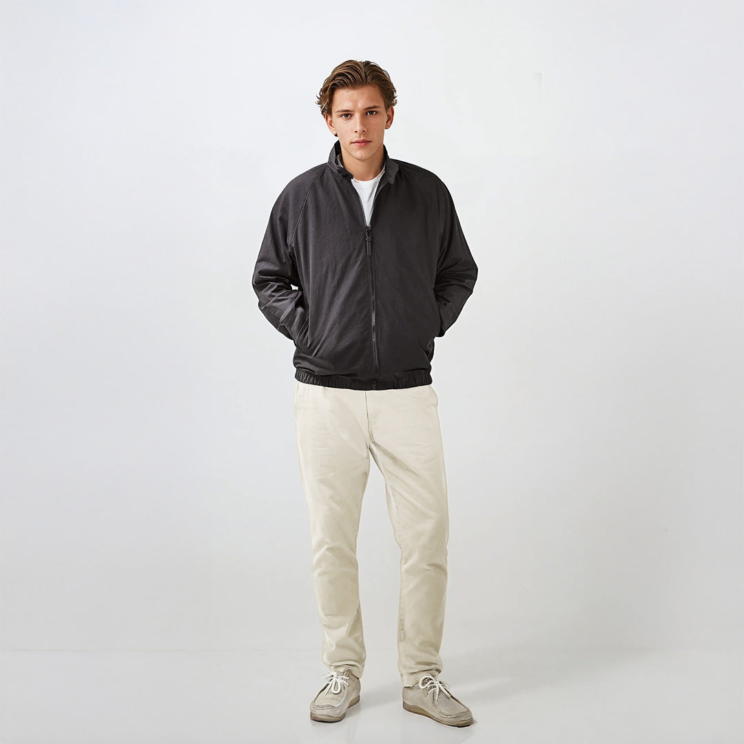 Kerrin Breezebreaker lightweight waterproof jacket, on model showing standard fit